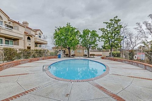 19847 Sandpiper Pl, Santa Clarita CA  91321-4323 exterior