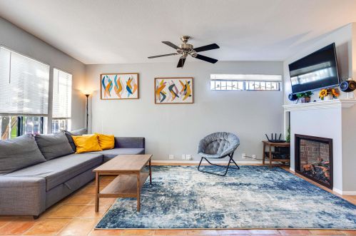 2242 Congress St, San Diego CA 92110-2822 exterior