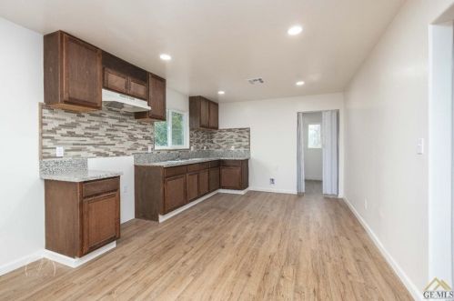 471 Klassen St, Bakersfield, CA 93263-1707