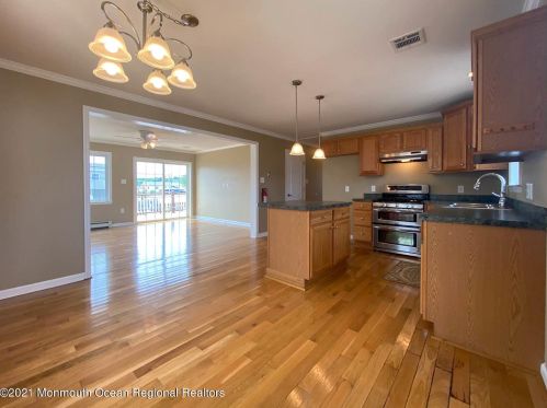 238 Pine Dr, Berkeley Township NJ  08721-3137 exterior