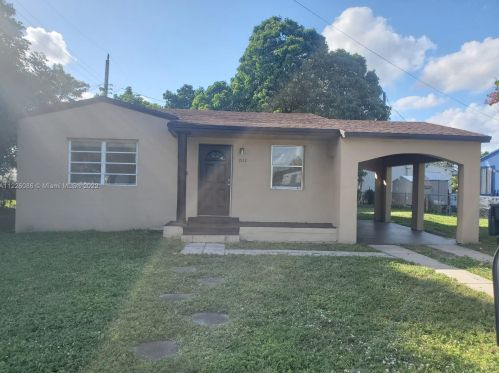 1512 28th Ave, Hollywood FL  33020-2903 exterior