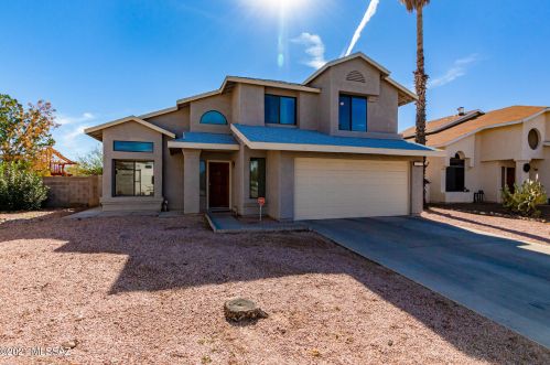 8972 Onyx St, Tucson, AZ 85742-9415