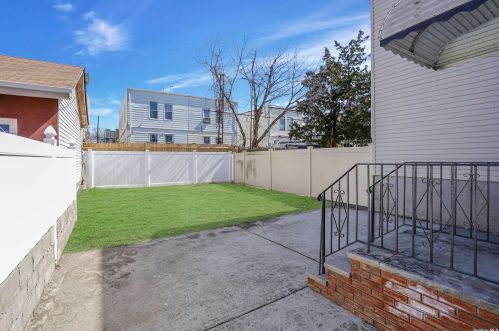 103-33 102nd St, Jamaica, NY 11417-1118