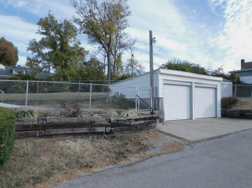 900 Enright Ave, Cincinnati OH 45205-1703 exterior