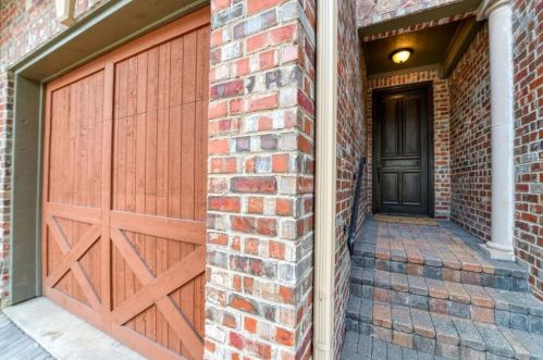 832 Rockingham Dr, Irving, TX 75063-8067