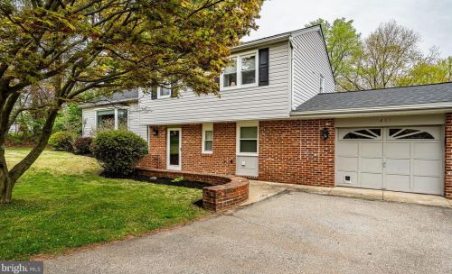 2461 Hillside Dr, Norristown, PA 19403-3610