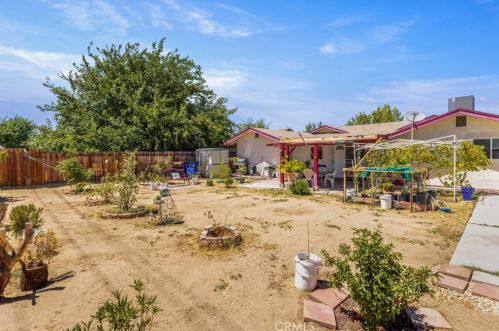 826 Lightcap St, Lancaster CA 93535-2720 exterior