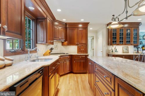 435 Lantern Ln, Berwyn, PA 19312-2050
