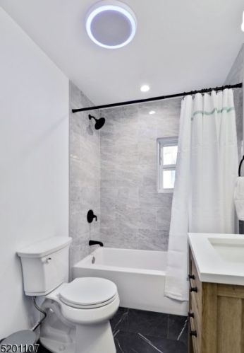 22 Northwestern Trl, Hopatcong NJ  07843-1520 exterior