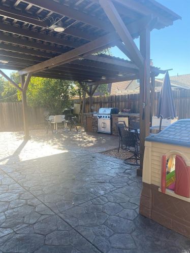 217 Riverdale Ave, Vacaville CA  95687-6420 exterior