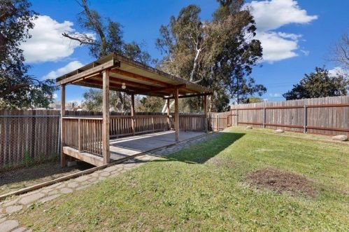 512 Silver Tree Ct, Rio Linda CA  95673-2247 exterior