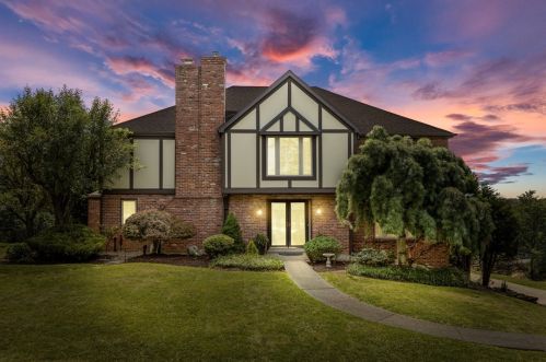 137 Druid Dr, Canonsburg, PA 15317-3607