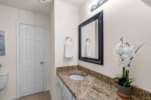 1917 Maxwell Dr, Lewisville TX  75077-7520 exterior