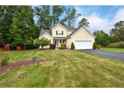 4958 Signature Cir, Youngstown, OH 44515-3871