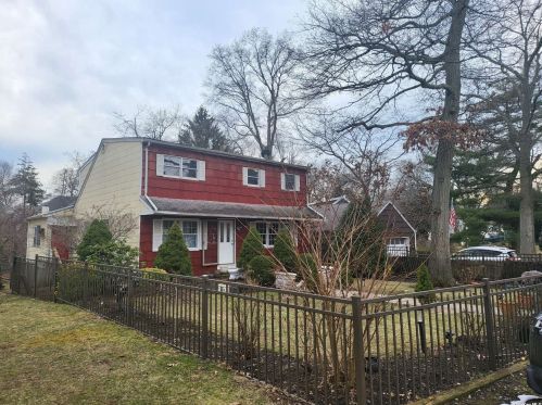 148 17th St, Huntington Station, NY 11746-3031