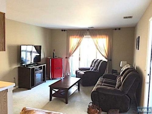 60 Stonyridge Dr, Lincoln Park NJ  07035-2246 exterior