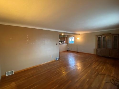 331 Erie Ave, Glassport, PA 15045-1436