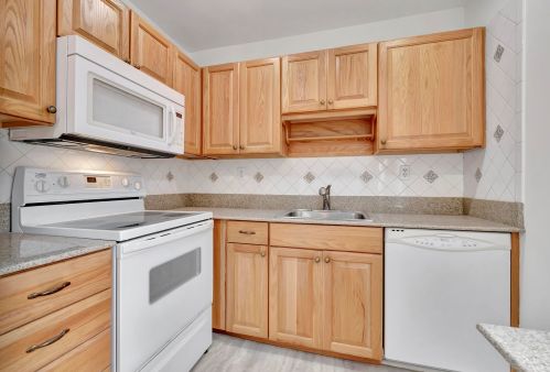 39 Normandy A, Delray Beach FL  33484-4705 exterior