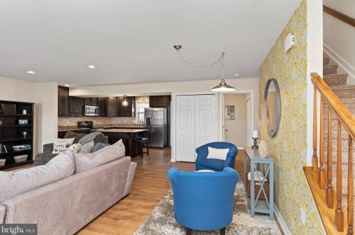 262 Melbourne Ln, Navy Sup Dpt PA  17055-6674 exterior