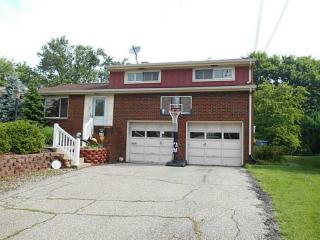 845 Lindsay Rd, Collier Township, PA 15106-3821