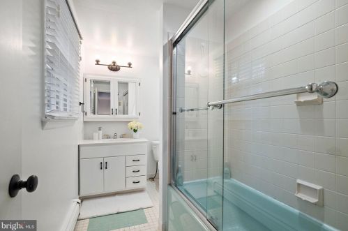 1421 Sugartown Rd, Berwyn PA  19312-1820 exterior