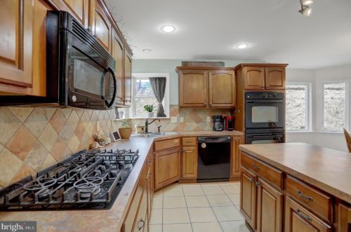 437 Pisgah State Rd, Shermansdale PA  17090-8921 exterior