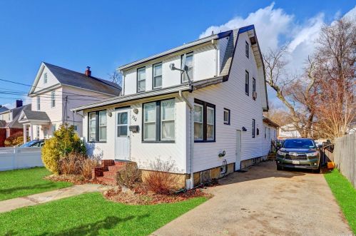 150 Fulton Ave, Roosevelt, NY 11575-2215