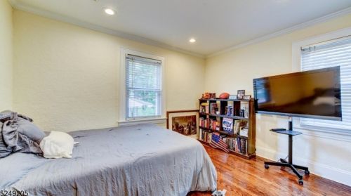 12 Hickory St, Cranford NJ  07016-3045 exterior