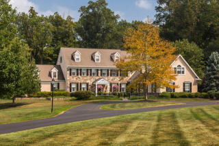 22 Estates Dr, Gardenville, PA