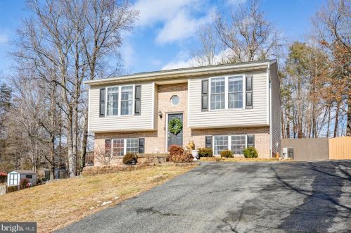 7213 Ford Hollow Dr, Fredericksburg, VA 22407-7358