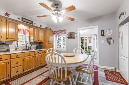 237 Magill Rd, Zelienople PA  16063-3015 exterior