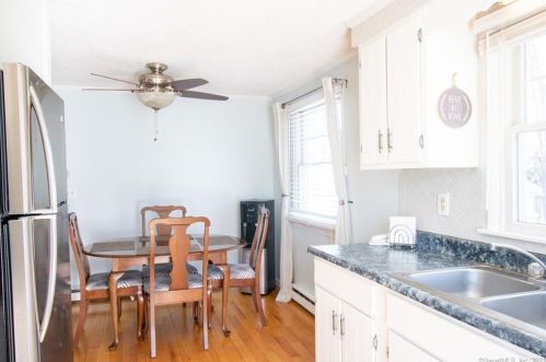 34 Lester St, United States Coast Guard Ac CT  06320-4327 exterior