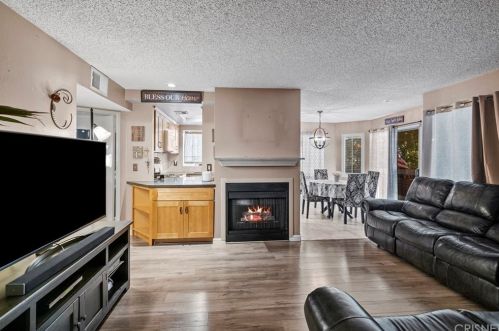 19808 Sandpiper Pl, Santa Clarita, CA 91321-4338