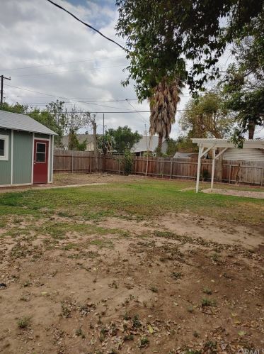 4250 Ramona Dr, Riverside CA  92506-1162 exterior