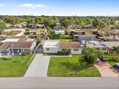 6529 21 St, Hollywood FL 33023-2807 exterior