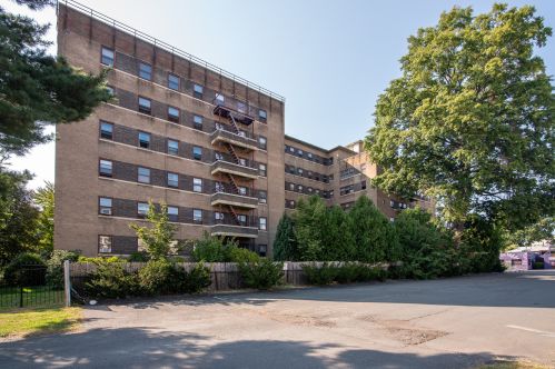 230 Farmington Ave, Hartford CT  06105-3518 exterior