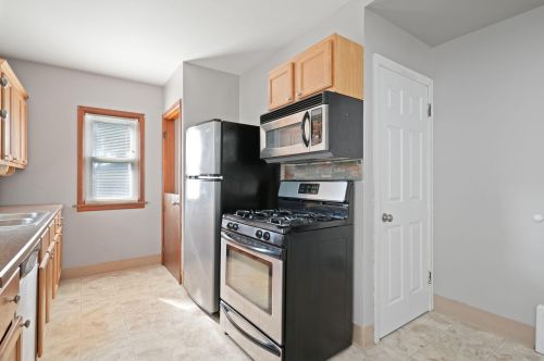 5006 29 Ave, Kenosha WI 53140-3049 exterior