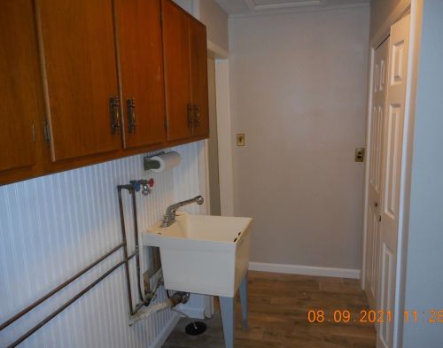 8383 Cheviot Rd, Cincinnati OH  45247-3803 exterior