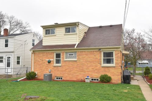 3329 89, Milwaukee WI 53227-4525 exterior