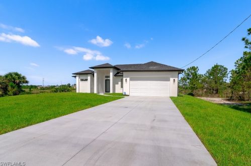 728 Andover Ave, Lehigh Acres, FL 33974-4500
