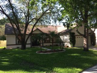 829 Greenbelt Cir, Brandon, FL 33510-2518