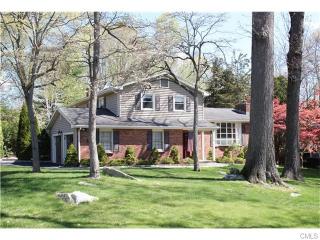 17 Nyselius Pl, Stamford, CT 06905-2524