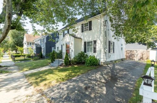 96 Laurel Pl, Bridgeport, CT 06604-1716