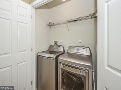 167 Meadow View Ln, Lansdale PA  19446-5930 exterior