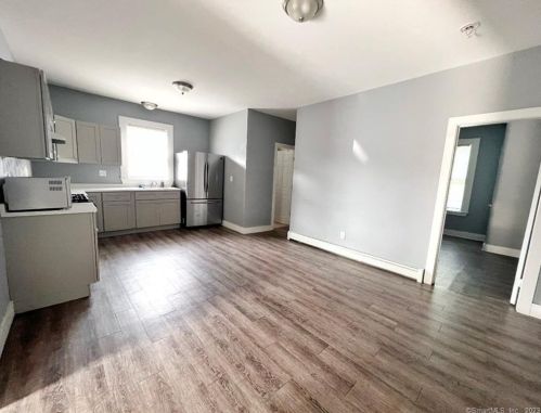 48 Laurel Ct, Bridgeport CT  06605-1129 exterior