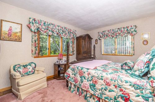 20 Cedar Ln, Babylon NY  11702-3809 exterior