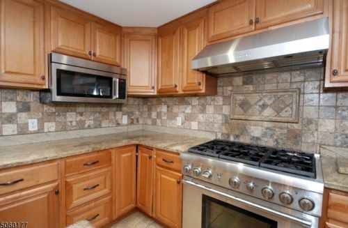 35 Old Smalleytown Rd, Warren NJ  07059-5438 exterior