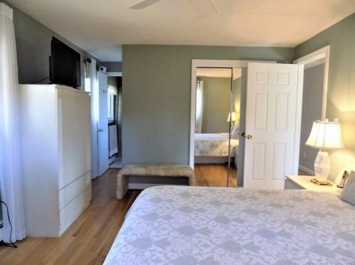 282 Hayden Sta Rd, Windsor CT 06095-1407 exterior