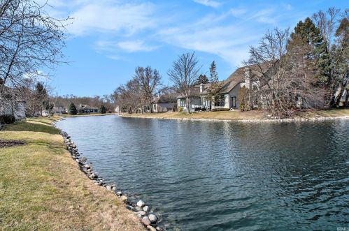 1540 Lake George Dr, Mishawaka IN  46545-4065 exterior