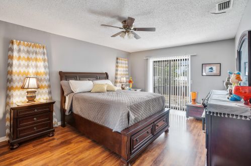 2131 Addison St, Fort Pierce FL 34984-4708 exterior